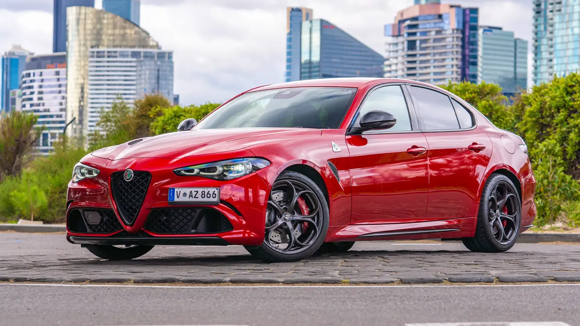 Alfa Romeo Giulia Quadrifoglio - Hình 3