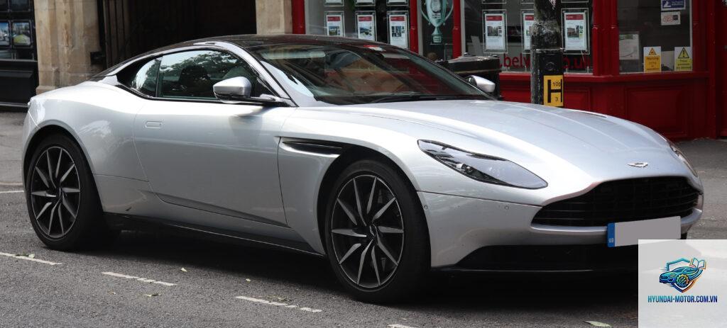 Aston Martin DB11