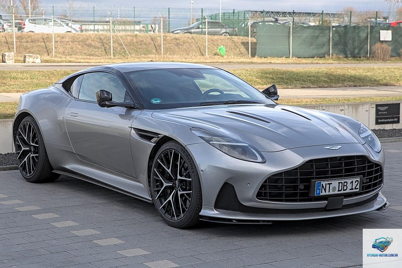 Aston Martin DB12 - Hình 1