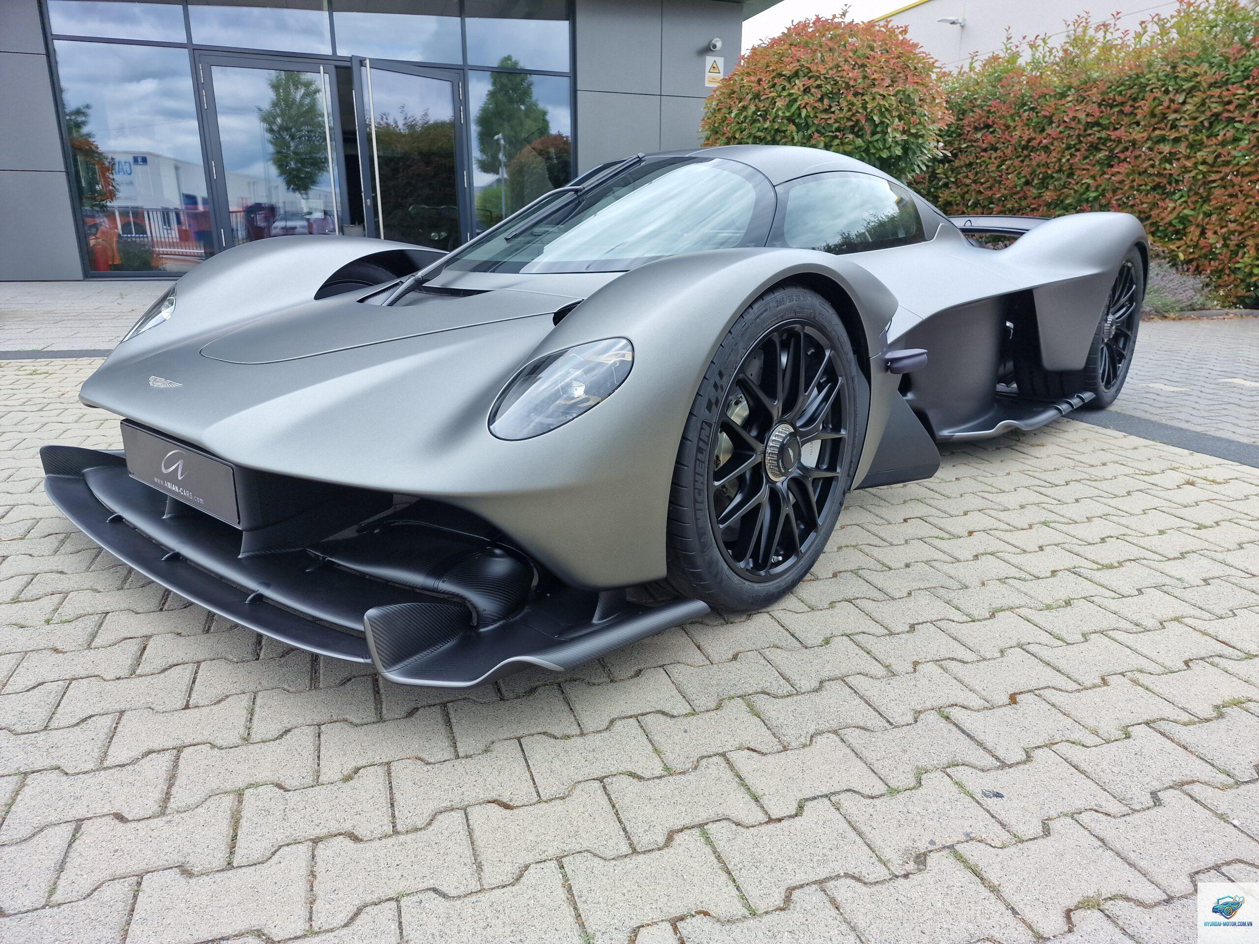 Aston Martin Valkyrie - Hình 3