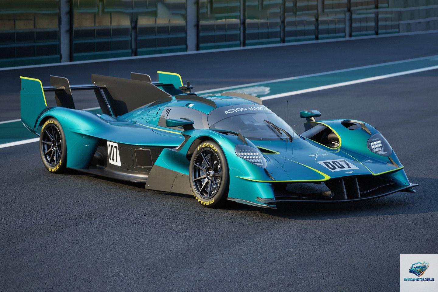 Aston Martin Valkyrie - Hình 1