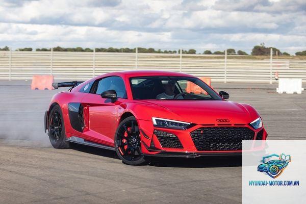 Audi R8 - Hình 2