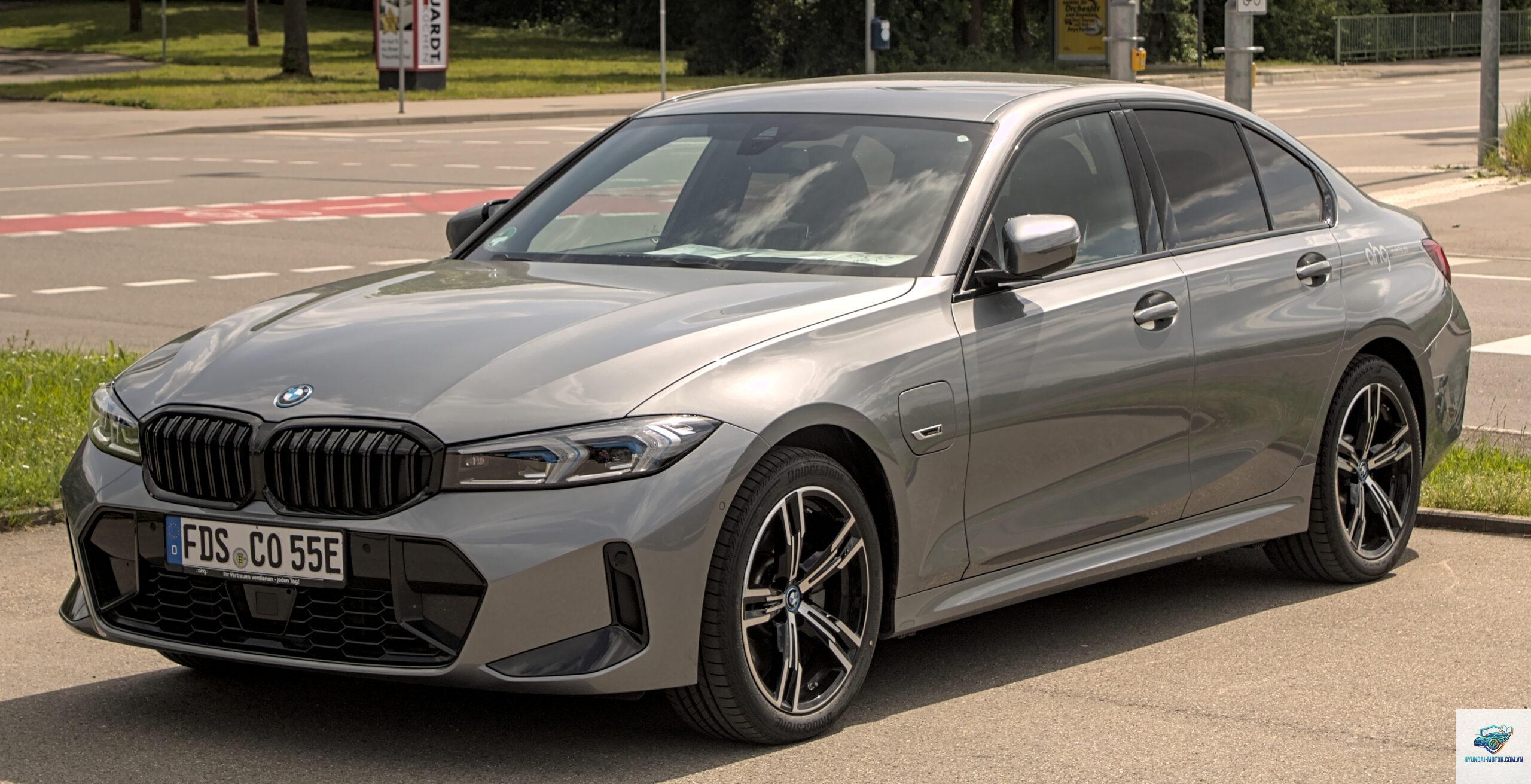 BMW 3 Series - Hình 1
