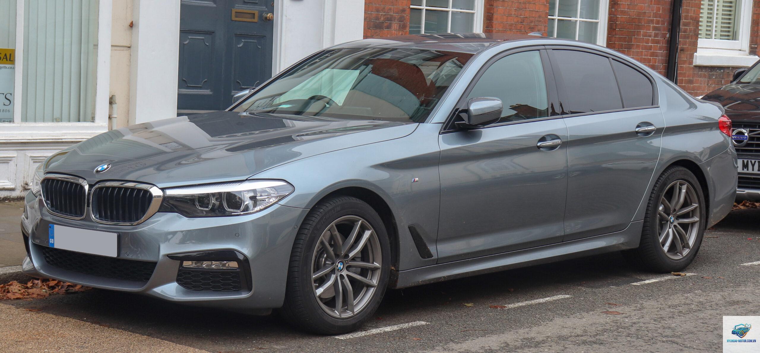 BMW 5 Series - Hình 2