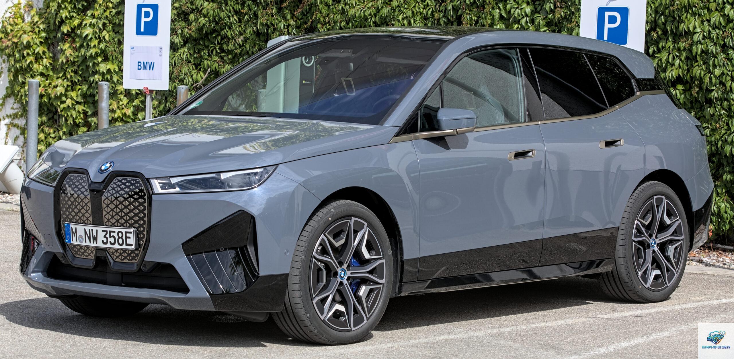 BMW iX - Hình 2