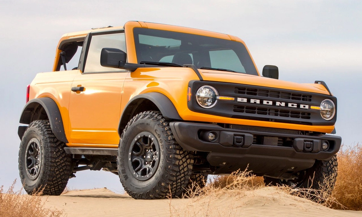 Ford Bronco - Hình 2
