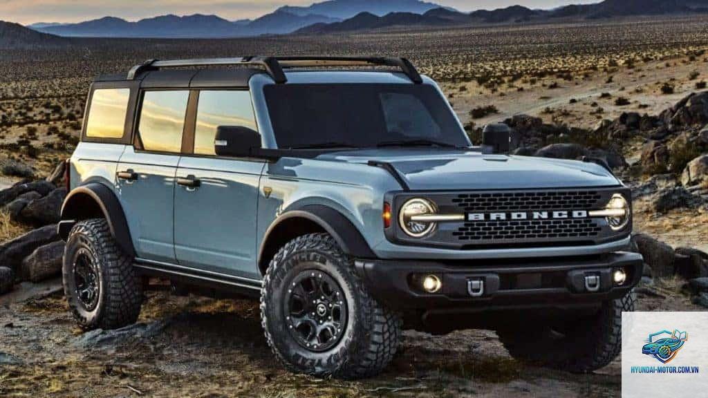Ford Bronco - Hình 1