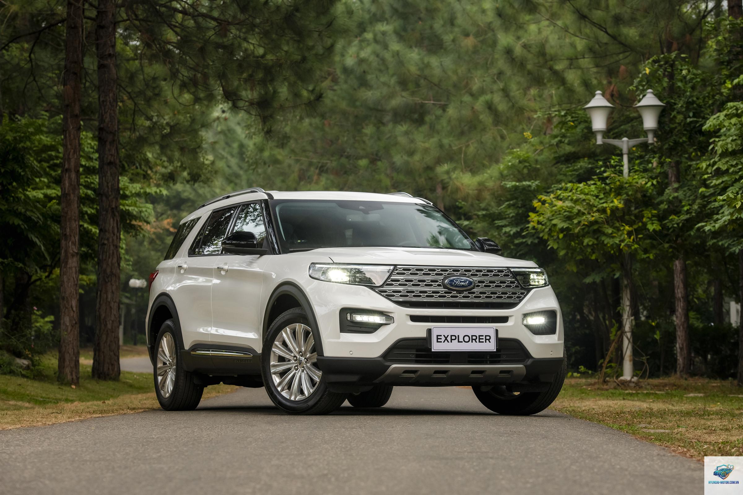 Ford Explorer - Hình 1