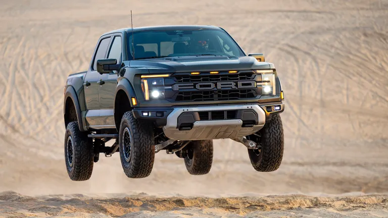 Ford F-150 Raptor - Hình 2