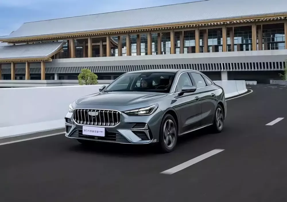 Geely Emgrand - Hình 1