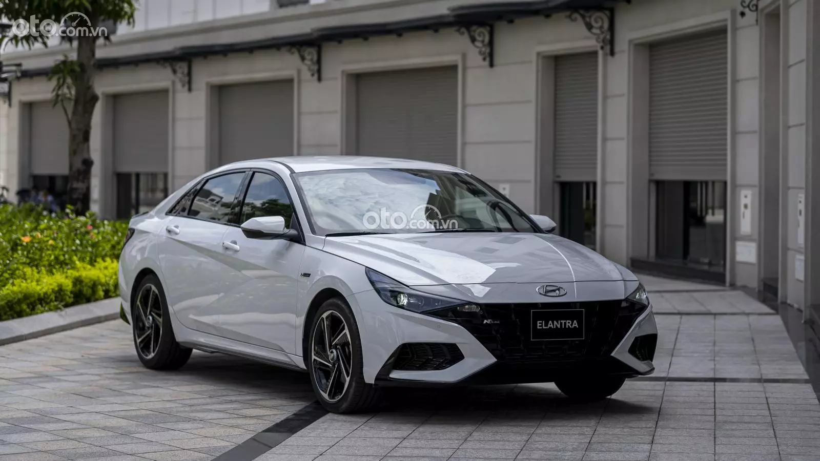 Hyundai Elantra - Hình 2