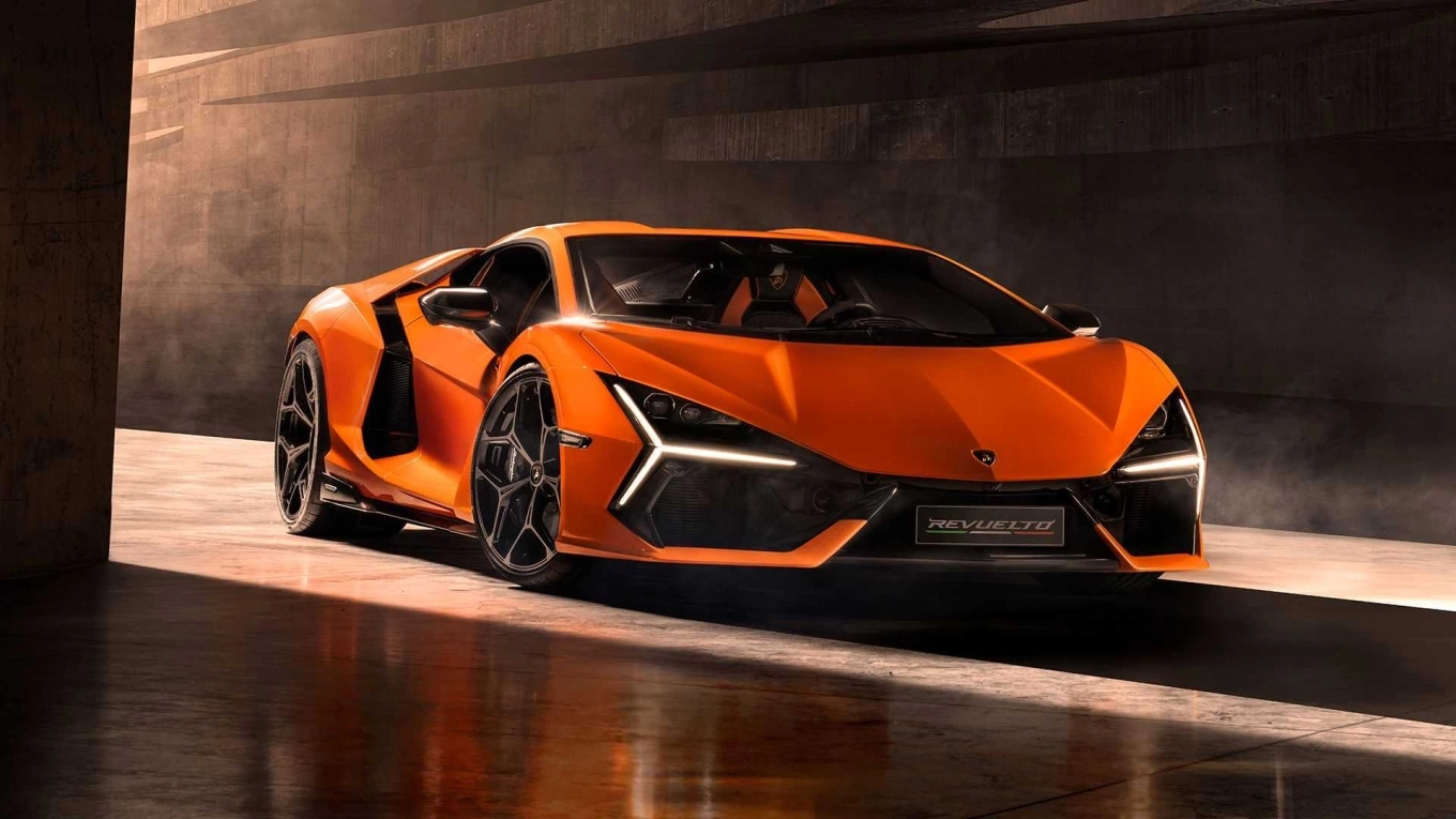 Lamborghini Revuelto - Hình 2
