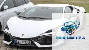 Lamborghini Revuelto