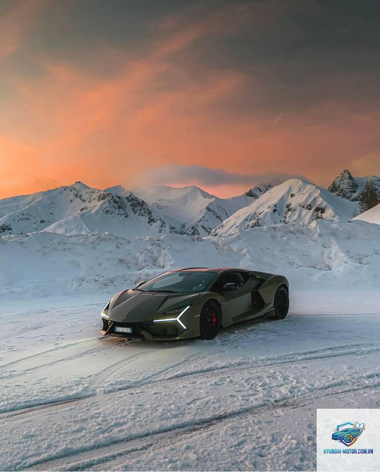 Lamborghini Revuelto - Hình 5