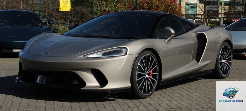 McLaren GT