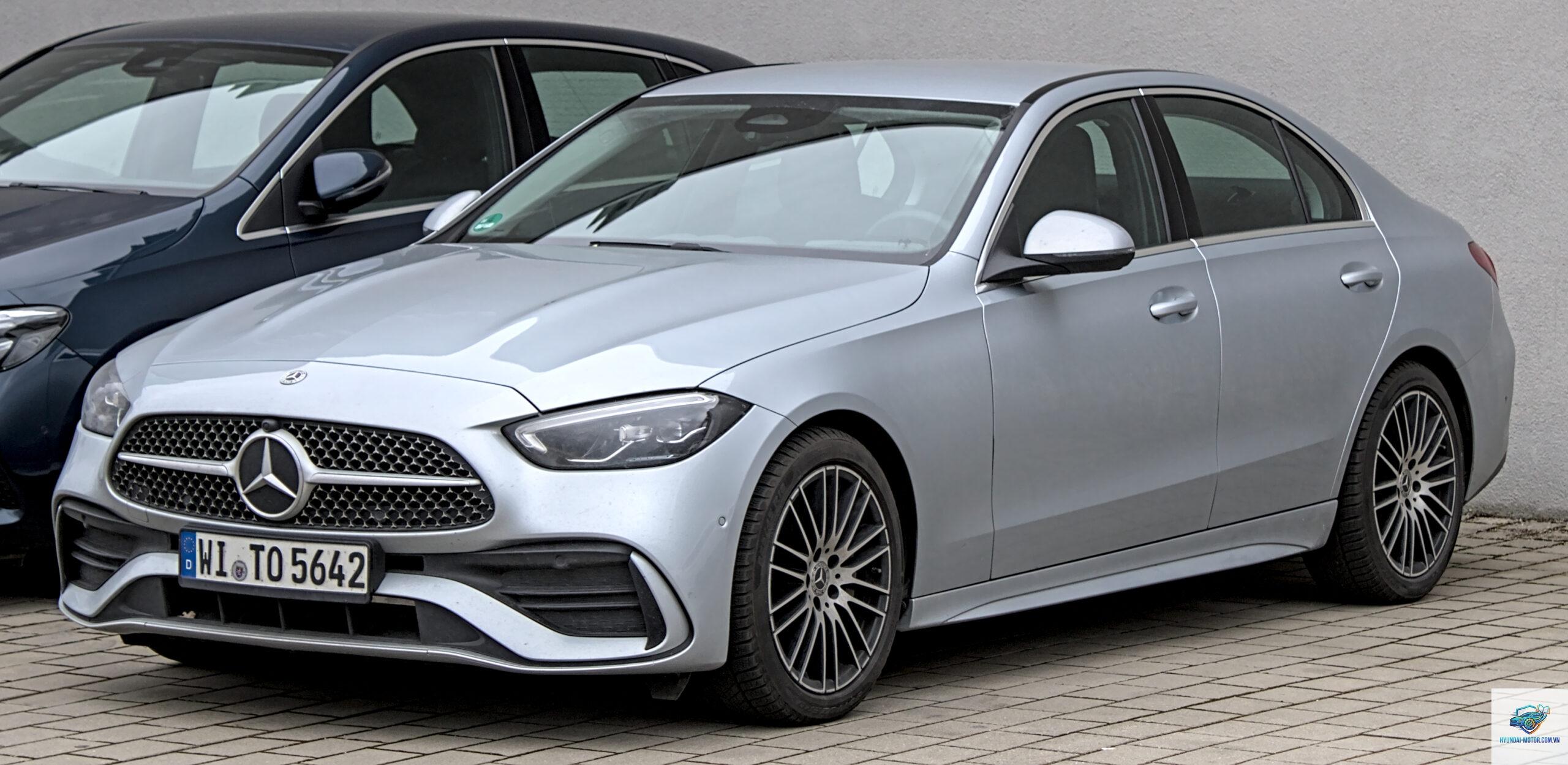 Mercedes C-Class - Hình 2