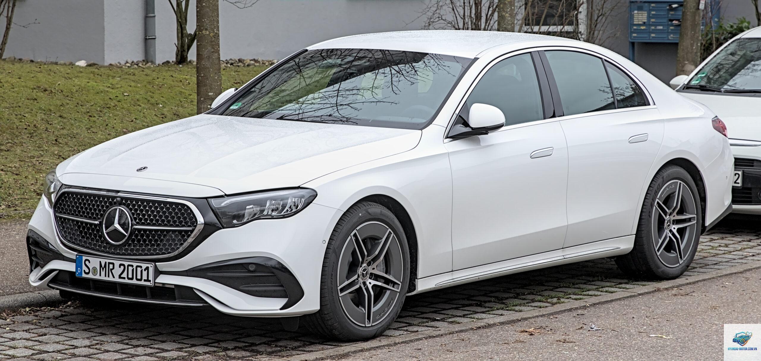 Mercedes E-Class - Hình 2