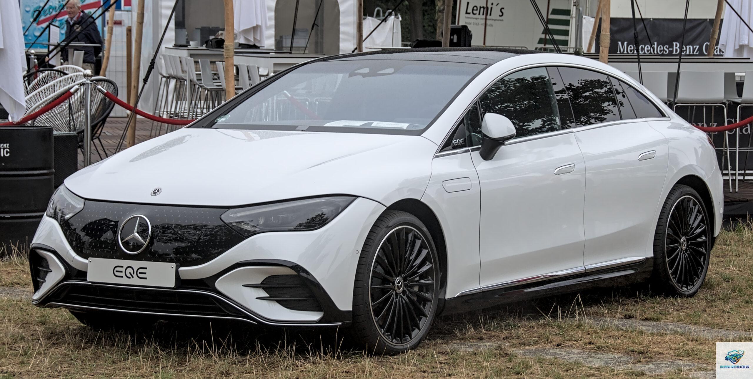 Mercedes EQE - Hình 3