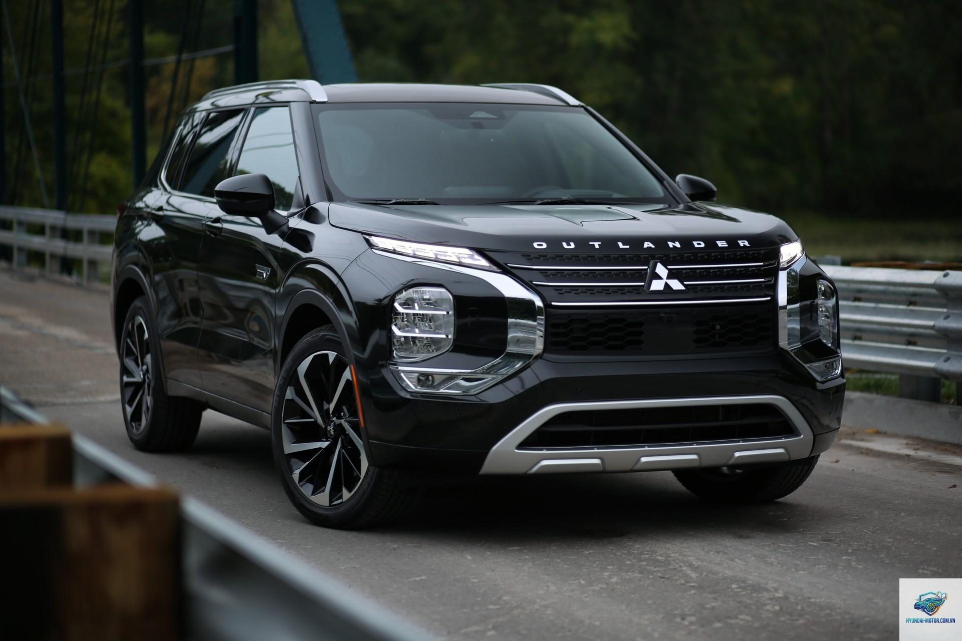Mitsubishi Outlander - Hình 2
