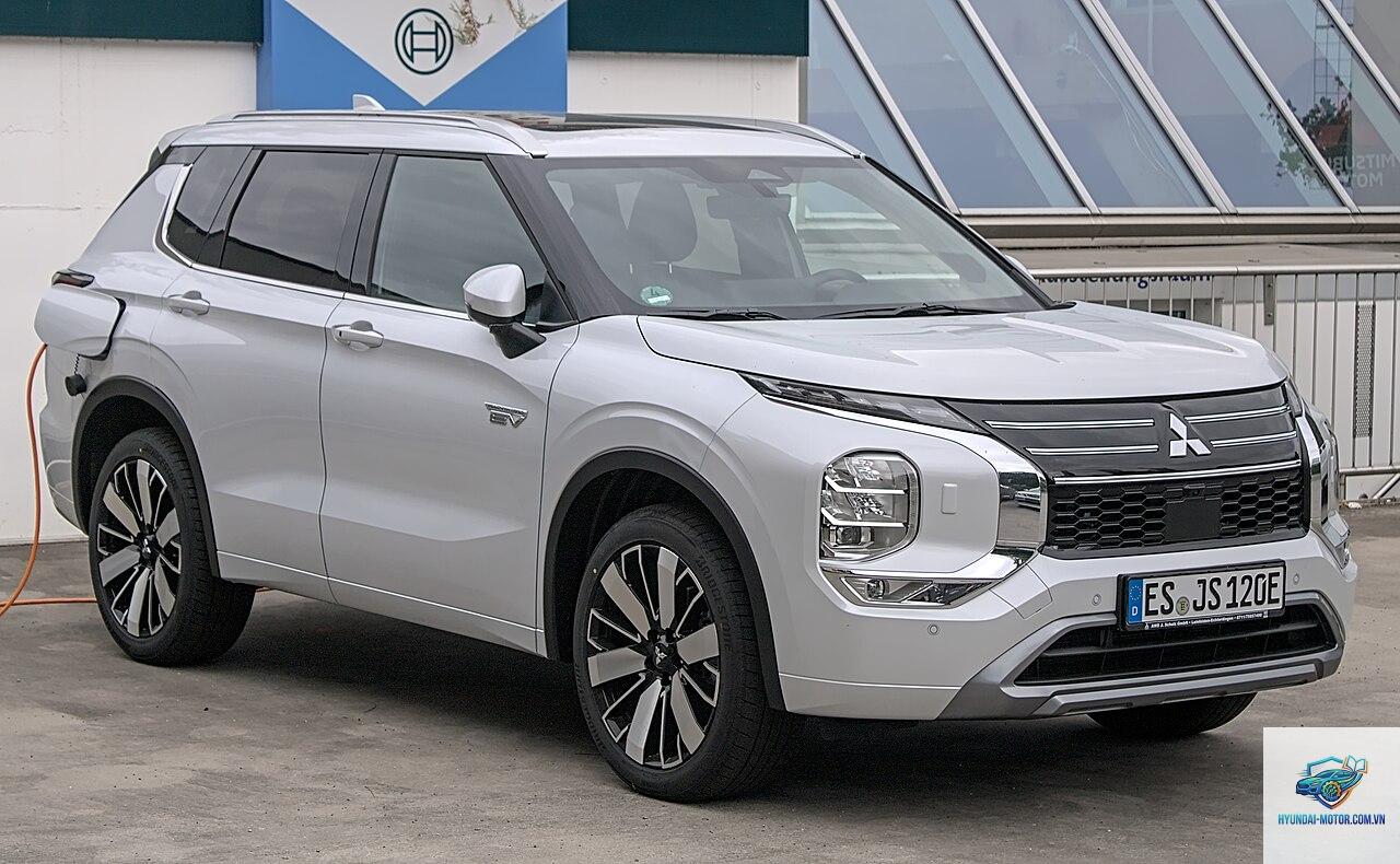 Mitsubishi Outlander - Hình 1