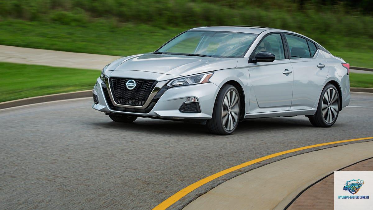 Nissan Altima - Hình 2
