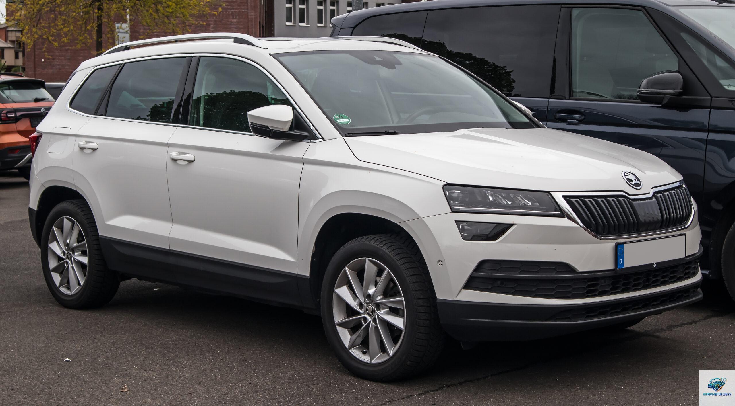 Skoda Karoq - Hình 2