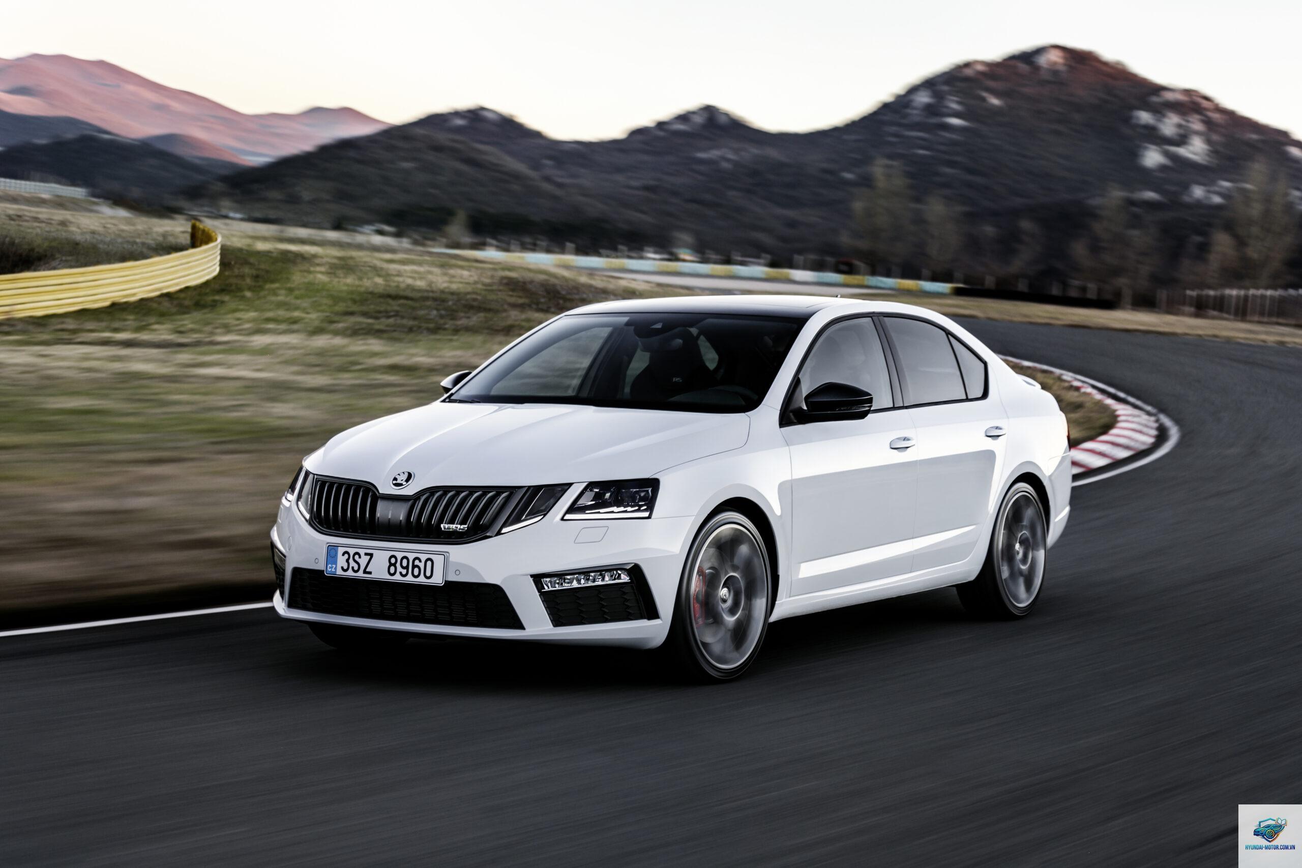 Skoda Octavia - Hình 2