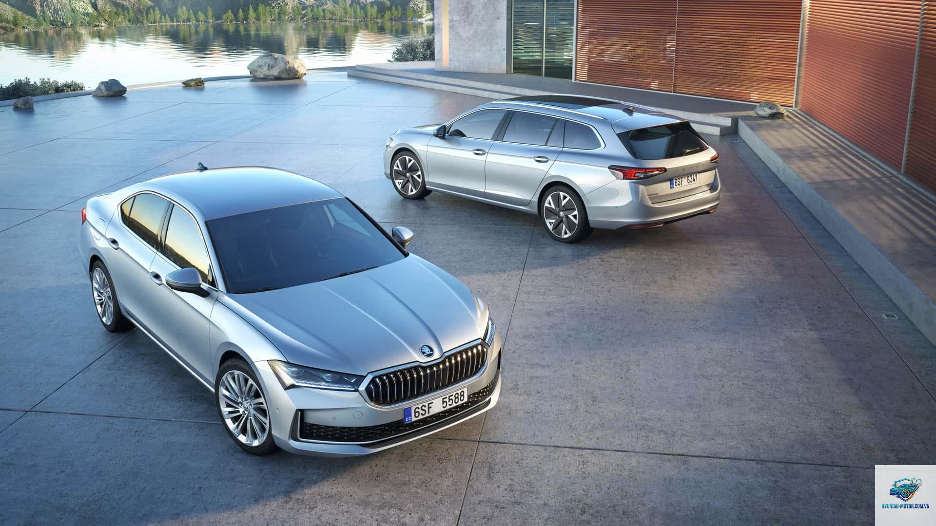 Skoda Superb - Hình 4