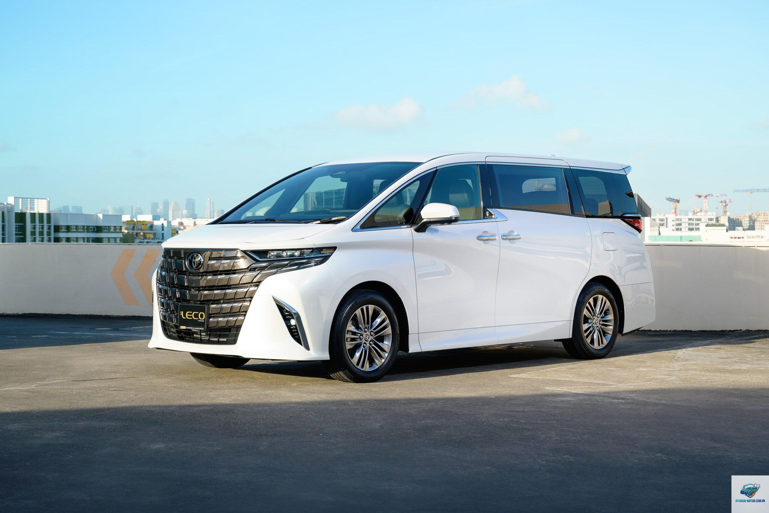 Toyota Alphard - Hình 1