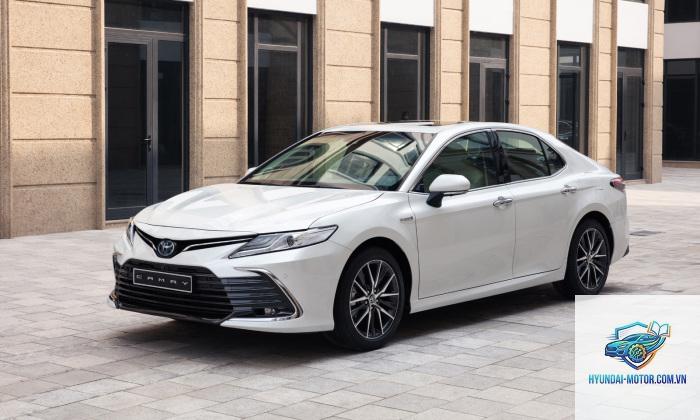 Toyota Camry - Hình 3