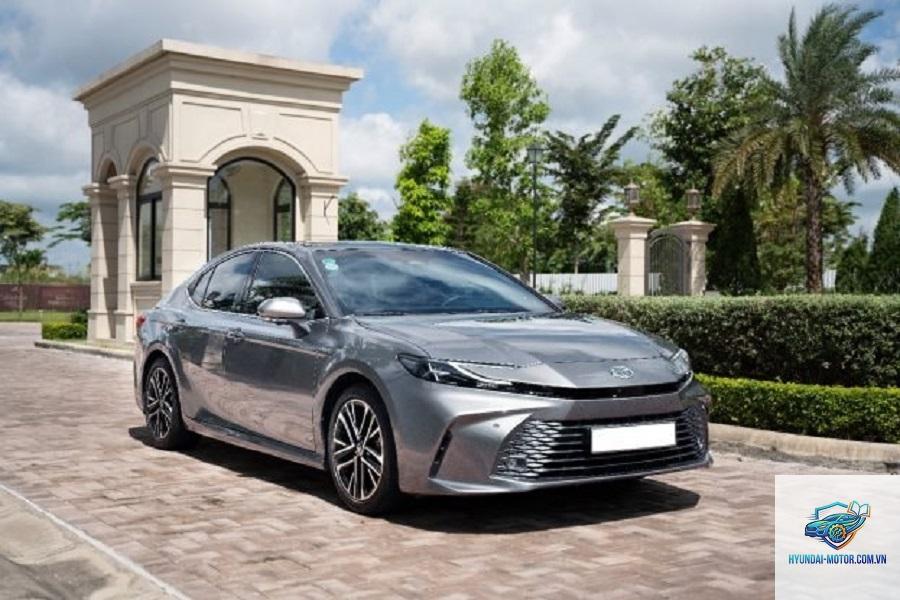 Toyota Camry - Hình 1