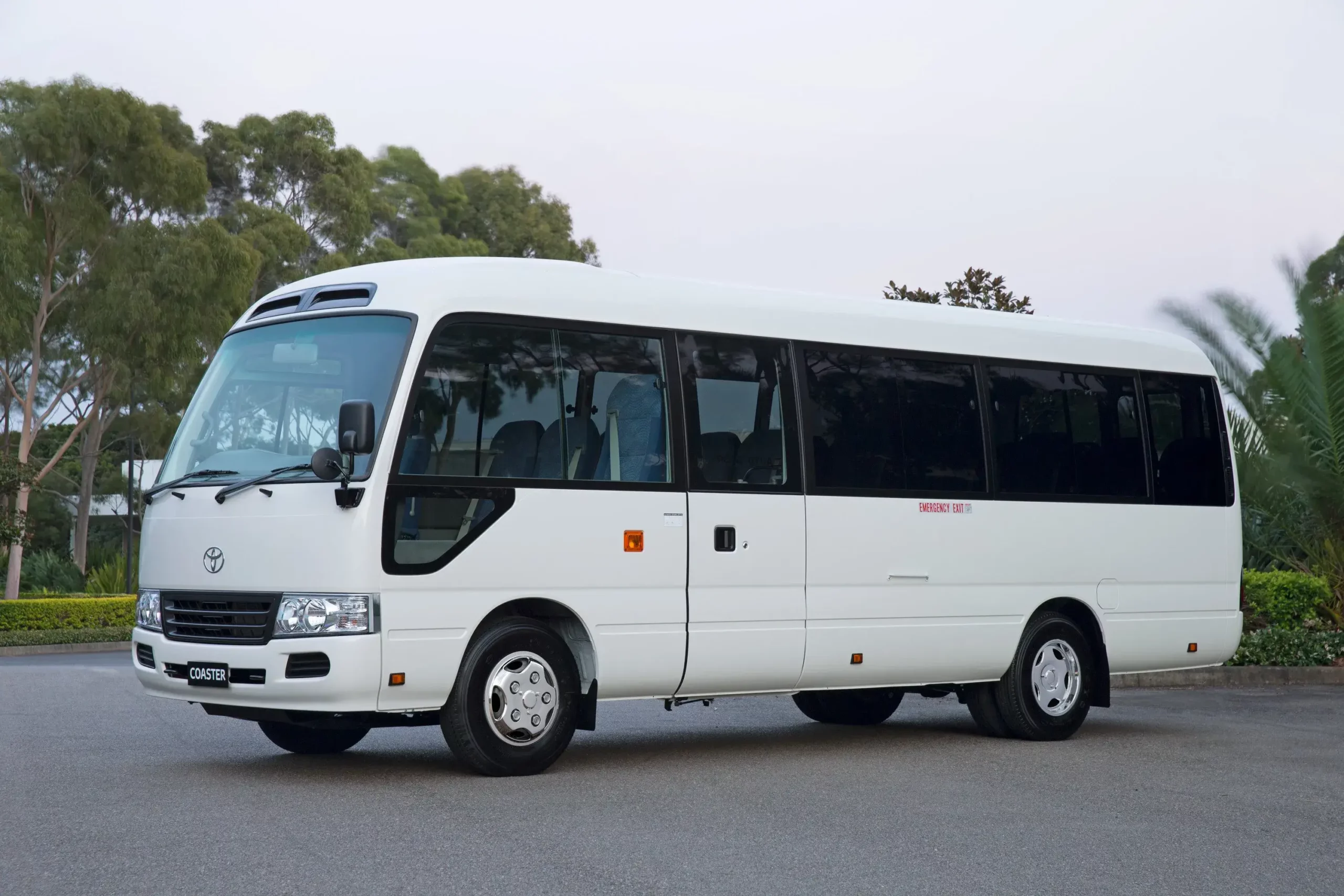 Toyota Coaster - Hình 5