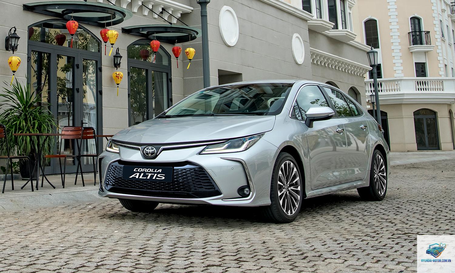 Toyota Corolla Altis - Hình 2