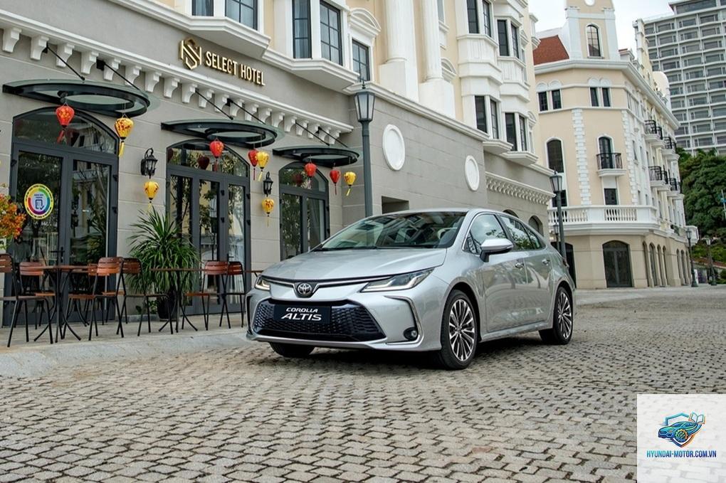 Toyota Corolla Altis - Hình 4
