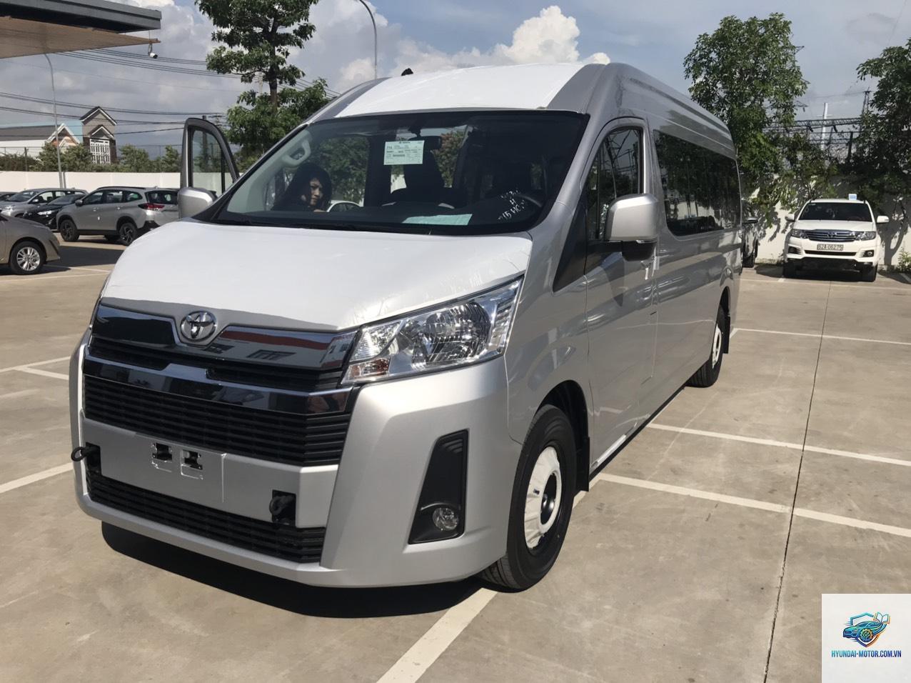 Toyota Hiace - Hình 2