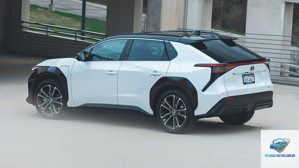Toyota bZ4X - Hình 2