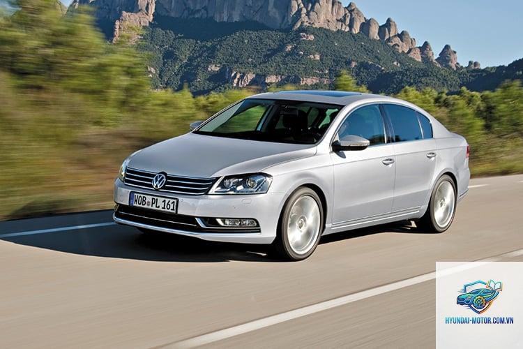 Volkswagen Passat - Hình 2