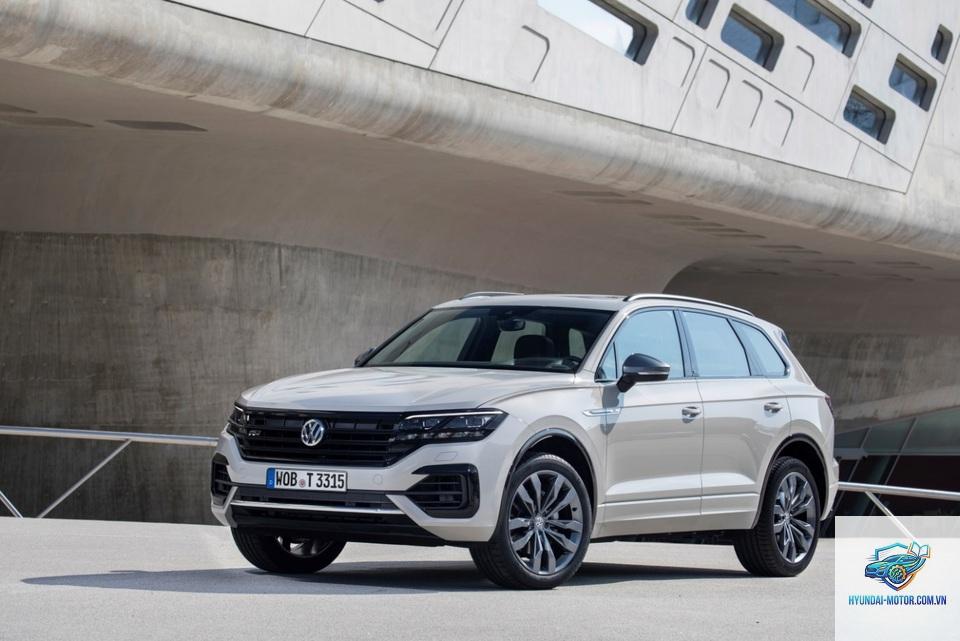 Volkswagen Touareg - Hình 3