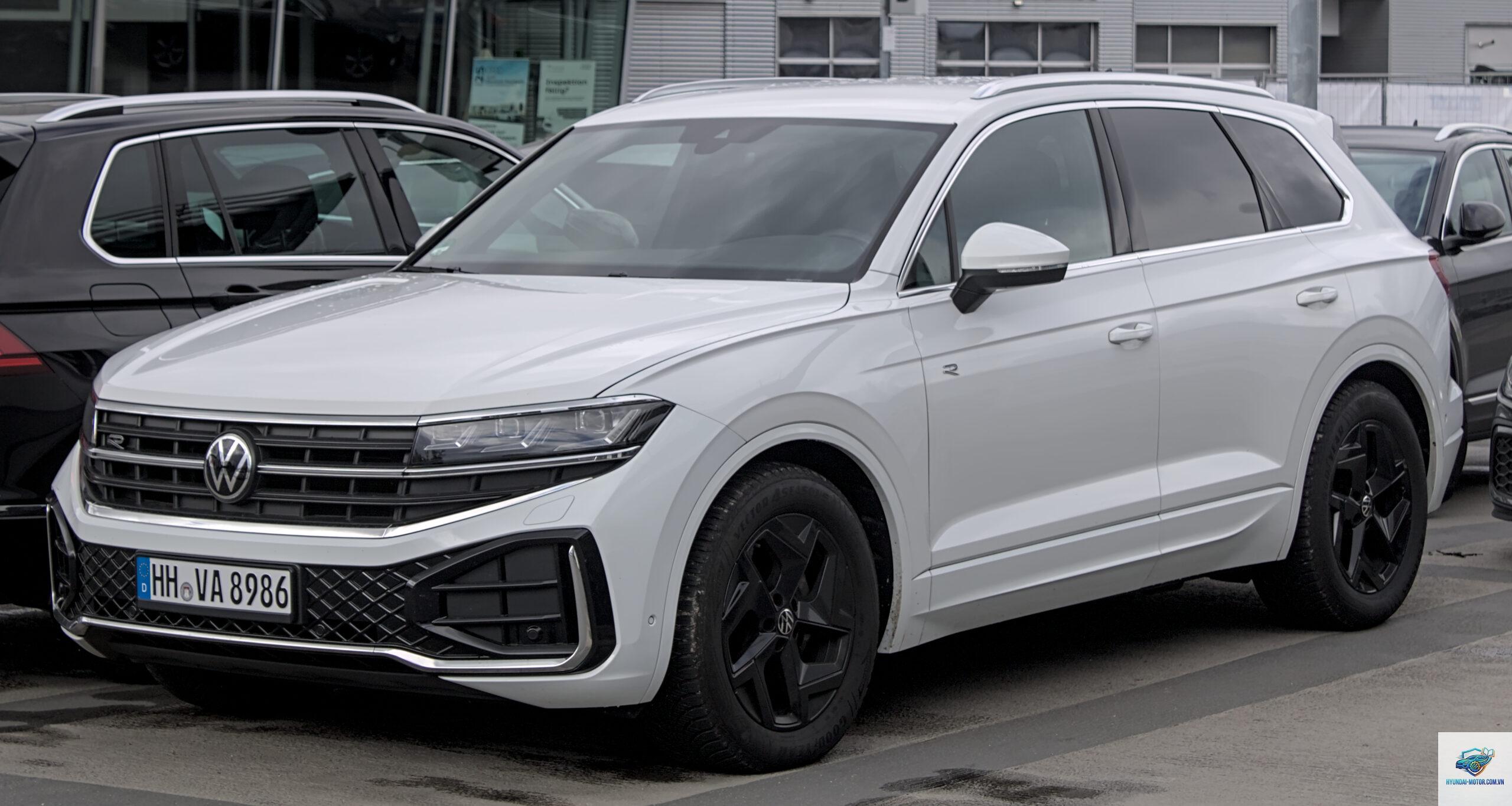 Volkswagen Touareg - Hình 1