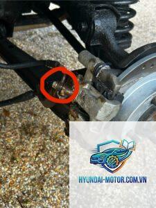 brake fluid leak là gì