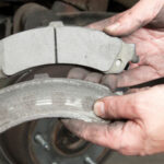 Brake Pad Wear là gì? Dấu hiệu nhận biết và cách xử lý khi má phanh bị mòn brake pad wear là gì