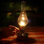 Đèn dầu là gì? Tìm hiểu tất tần tật từ A đến Z về chiếc đèn huyền thoại đèn dầu là gì