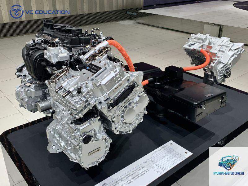 động cơ hybrid là gì