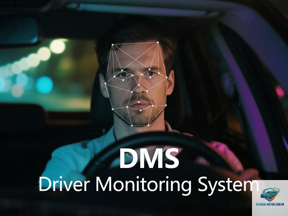 driver monitoring system là gì
