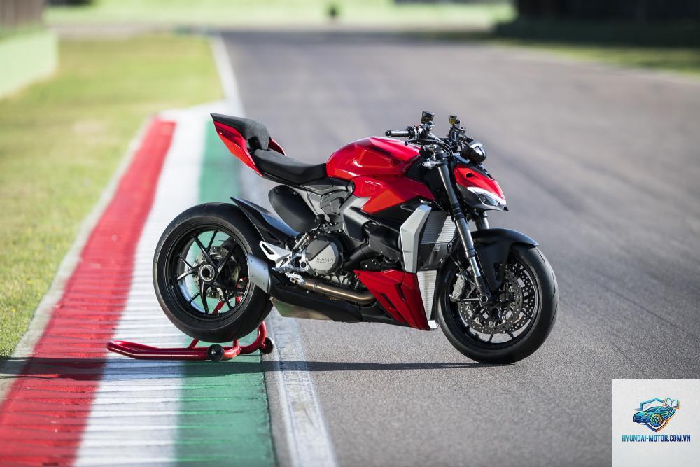 ducati streetfighter v2 - Hình 2