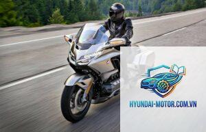 grand touring motorcycle là gì
