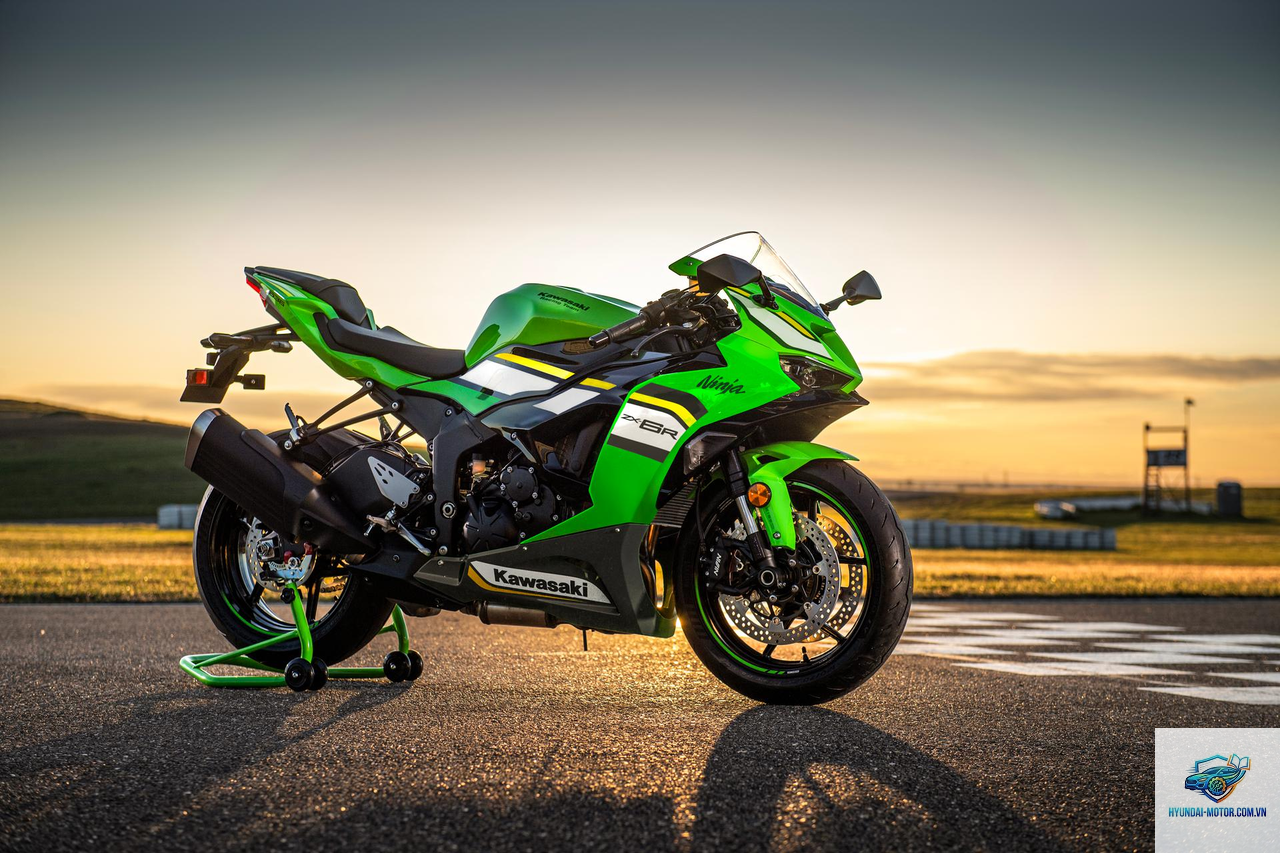 kawasaki ninja zx6r - Hình 3