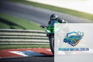 launch control motorcycle là gì