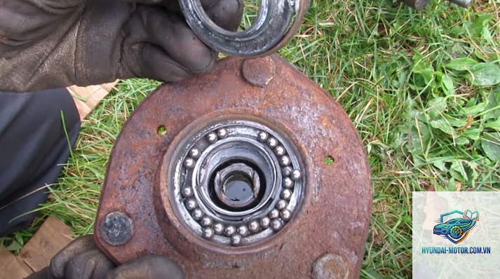 strut mount failure là gì - Hình 2