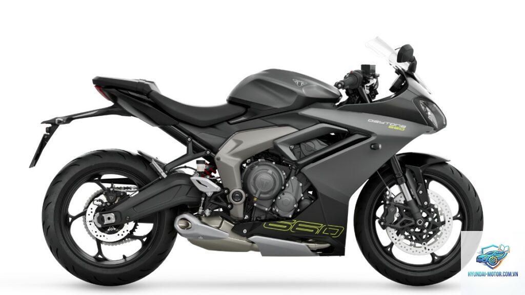 triumph daytona 660